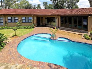 3 Bed House in Lombardy West