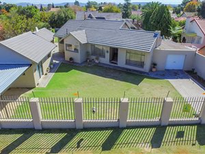 3 Bed House in Brackendowns