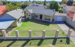3 Bedroom House in Brackendowns