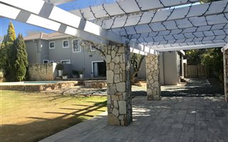5 Bedroom House in Silver Lakes