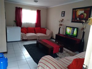 2 Bed Apartment in Van Riebeeck Park