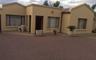 3 Bedroom House in Kwaggasrand