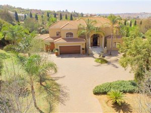5 Bed House in Cornwall Hill