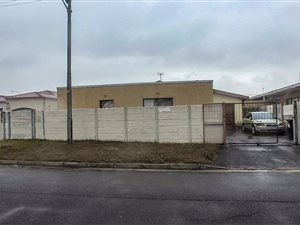 4 Bed House in Goodwood