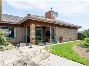 3 Bed Townhouse in Dormehlsdrift