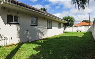 6 Bedroom House in Baysville