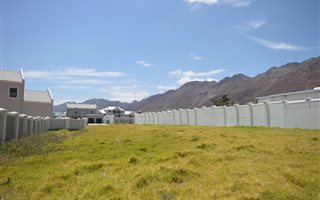 789 m² Land available in Admirals Park