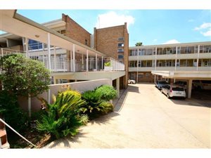 Bachelor apartment in Bramley Park