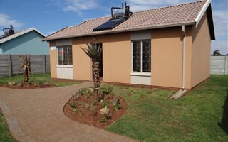2 Bedroom House in Eden Park