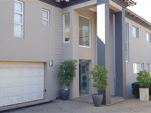 4 Bed House in Ashlea Gardens