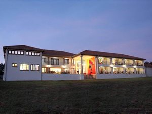 9 Bed House in Protea Ridge