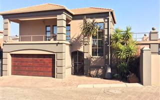 4 Bedroom House in Vanderbijlpark SW