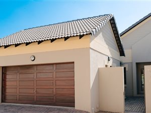 3 Bed Townhouse in Rietvlei Heights Country Estate