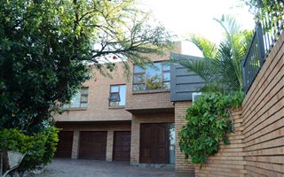 4 Bedroom House in Montana Park