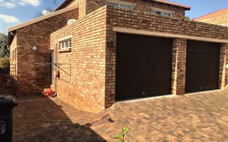 3 Bedroom Townhouse in Allens Nek