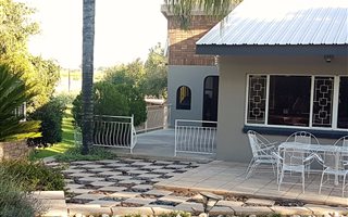 4 Bedroom House in Middelpos