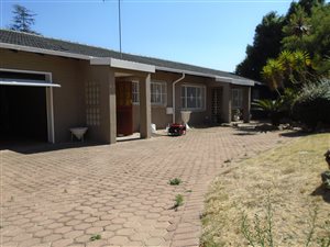 4 Bed House in Helderkruin