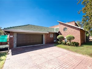4 Bed House in Elarduspark