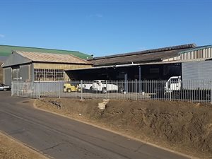 1050 m² Industrial space in Glen Anil