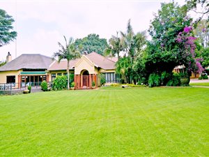 2860 m² Commercial space in Glen Marais