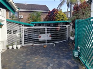 5 Bed House in Oaklands