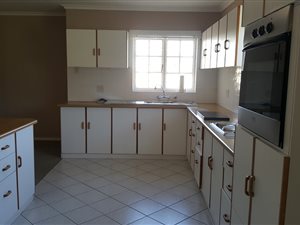 4 Bed House in Loerie Park