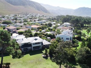 3 Bed House in Hermanus Heights