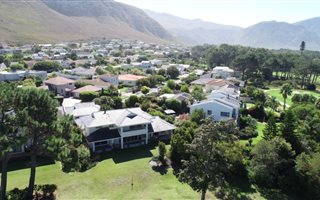 3 Bedroom House in Hermanus Heights