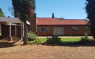 6 Bedroom House in Raslouw