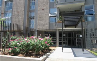 1 Bedroom Apartment in Craighall Park