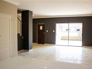 3 Bed Duplex in Montana