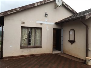 3 Bed House in Lotus Park