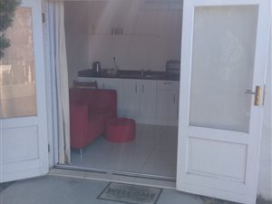 1 Bed Garden Cottage in Dawncliffe