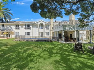 5 Bed House in Moodie Hill