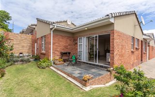 3 Bedroom Townhouse in Beacon Bay