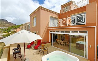 3 Bedroom Townhouse in Hout Bay and surrounds