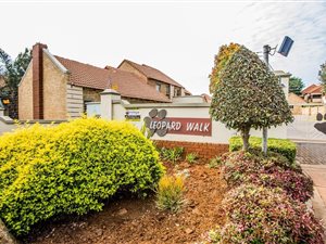 2 Bed Townhouse in Mooikloof Ridge