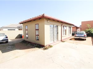 3 Bed House in Goudrand