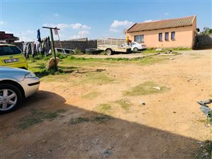 550 m² Land available in Tembisa