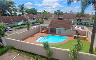 2 Bedroom Simplex in Hillcrest Central