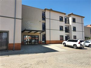 Bachelor apartment in Pretorius Park