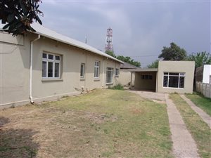 10 Bed House in Nigel Central