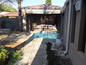 4 Bed House in Vanderkloof