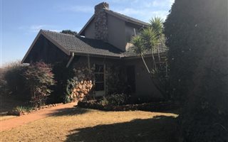 5 Bedroom House in Larrendale