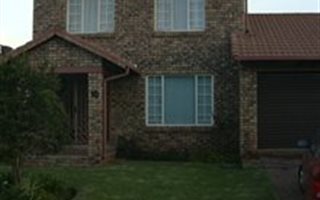 2 Bedroom Duplex in Magalieskruin