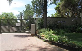 2 Bedroom Apartment in Bryanston
