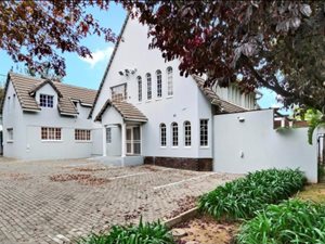 300 m² Commercial space in Norwood