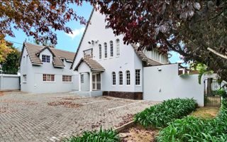 300 m² Commercial space in Norwood
