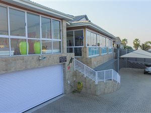 4 Bed House in Uvongo