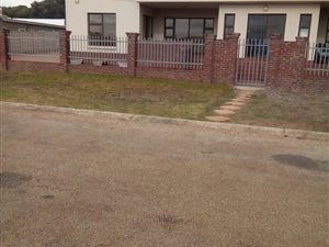 3 Bed House in Paradise Beach